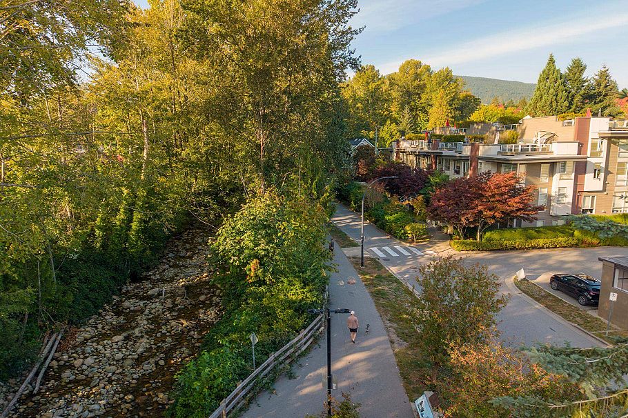 234 735 W 15th Street North Vancouver, BC - 32