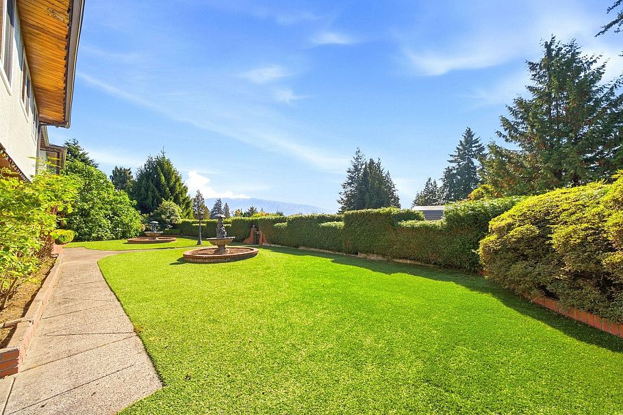 4148 Fairway Place North Vancouver, BC - 35