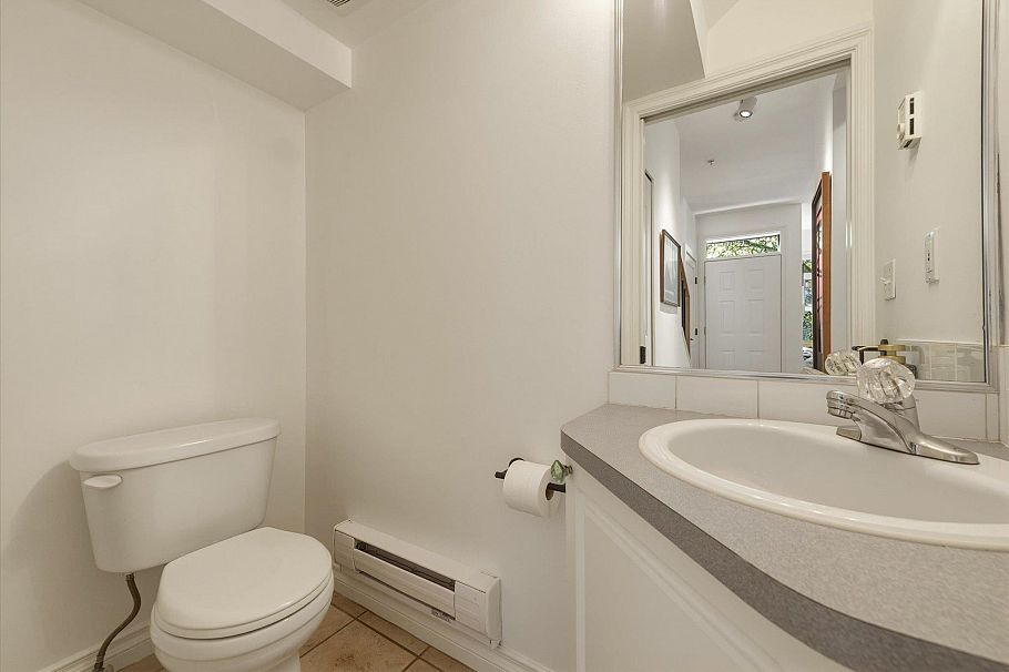 1073 E Pender Street Vancouver, BC - 16