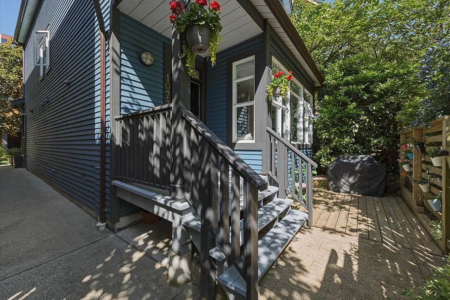 1073 E Pender Street Vancouver, BC - 32