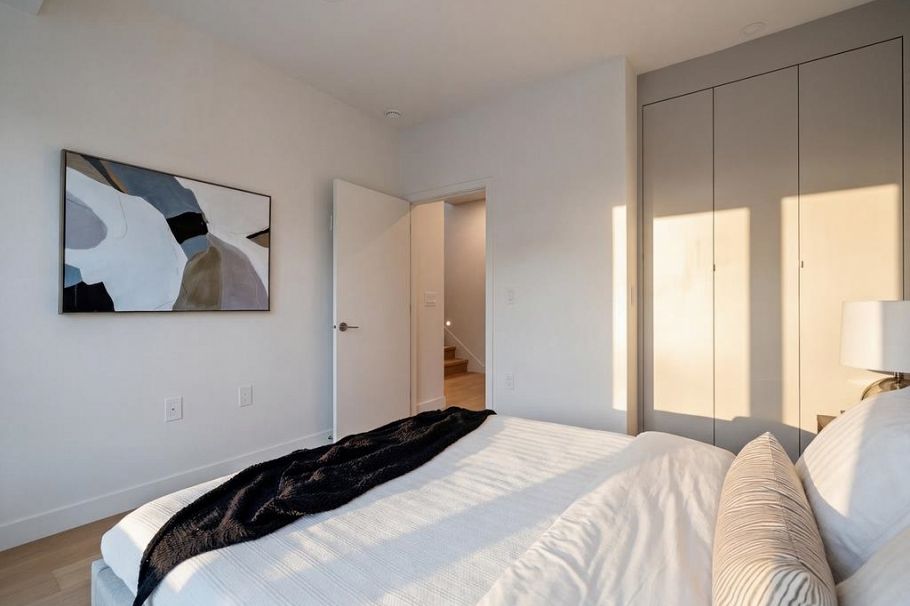 2 364 E 23rd Avenue Vancouver, BC - 18