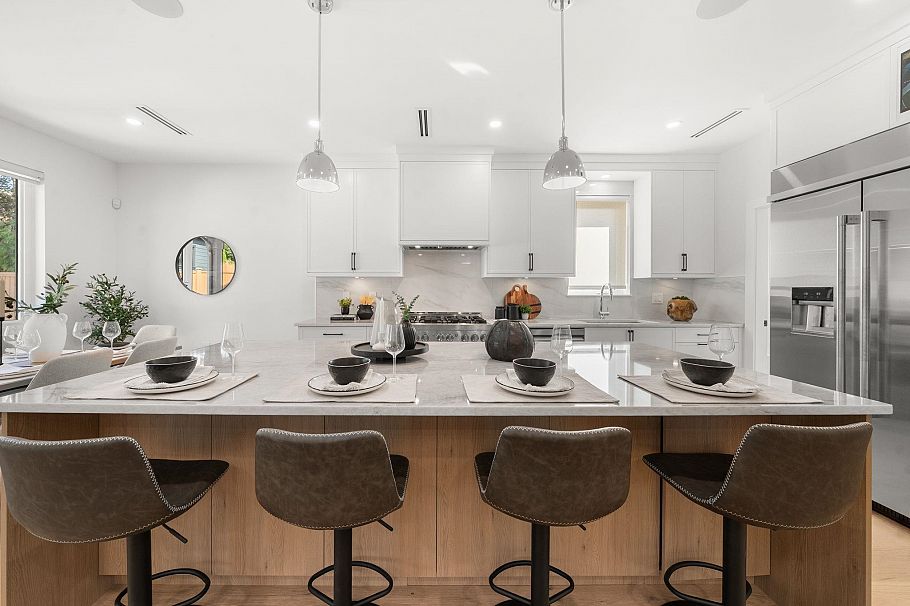 1350 Ross Road North Vancouver, BC - 10