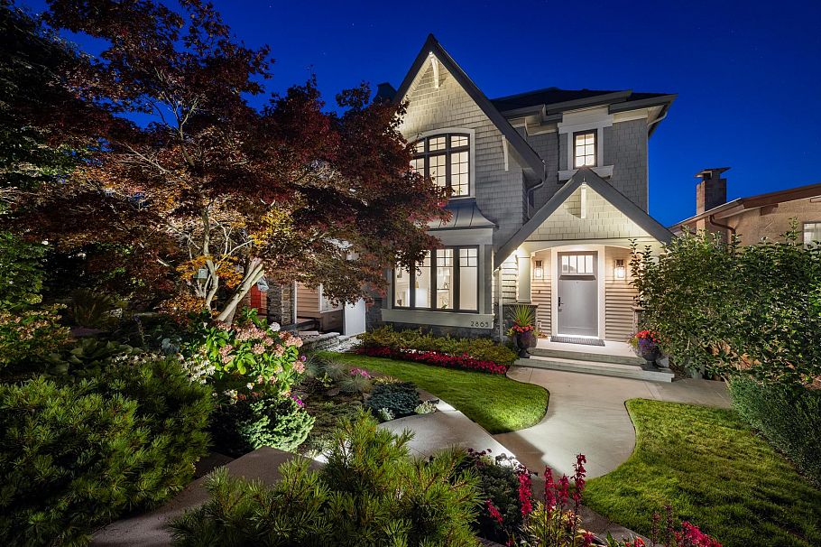 2865 Trinity Street Vancouver, BC - 1