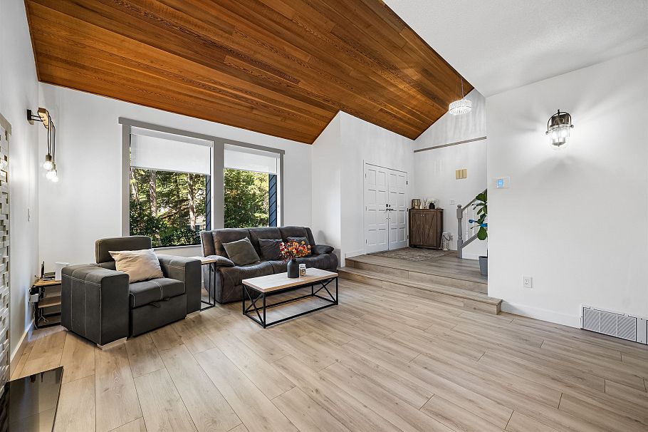5520 Huckleberry Lane North Vancouver, BC - 9