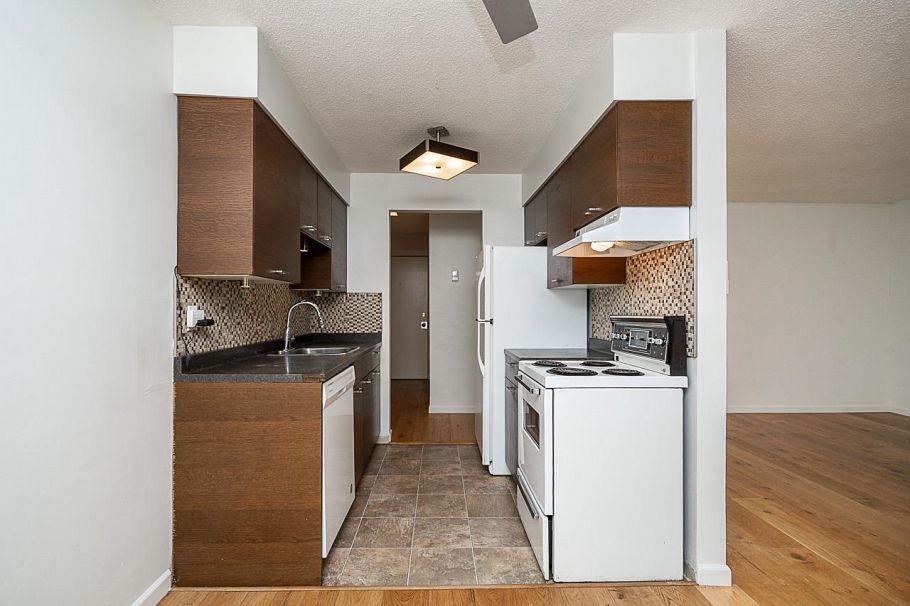 106 235 E 13th Street North Vancouver, BC - 20