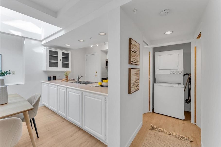 1939 W 12th Avenue Vancouver, BC - 17
