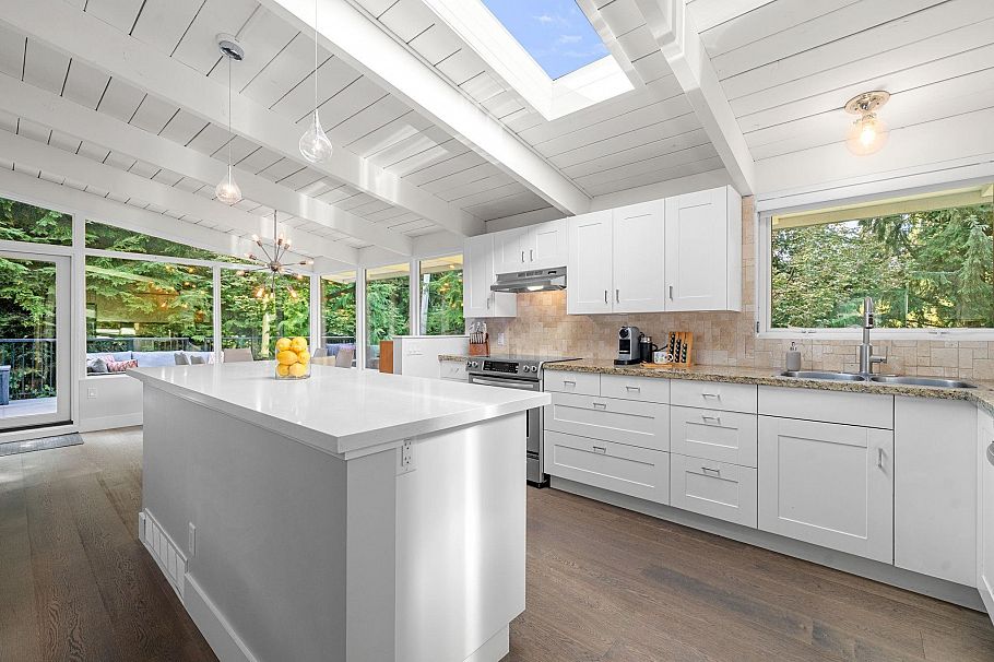 4505 Lions Avenue North Vancouver, BC - 13