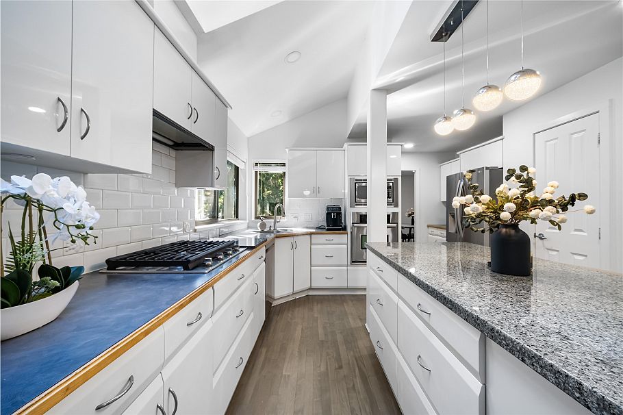 5520 Huckleberry Lane North Vancouver, BC - 15