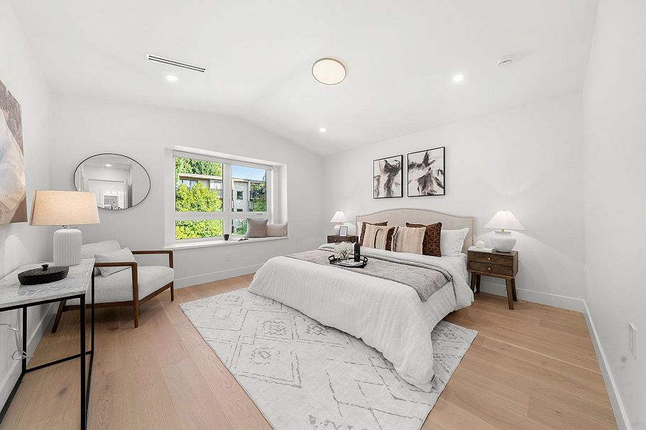 1350 Ross Road North Vancouver, BC - 21