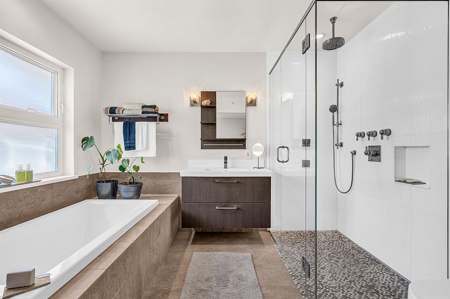 517 Atlantic Street Vancouver, BC - 13