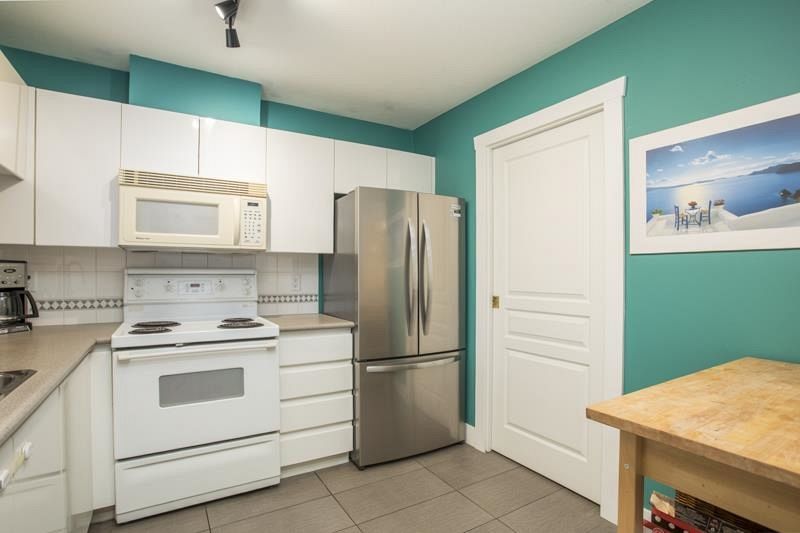 211 8460 Jellicoe Street Vancouver, BC - 13