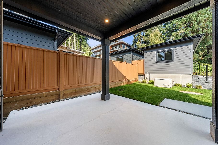 1350 Ross Road North Vancouver, BC - 38