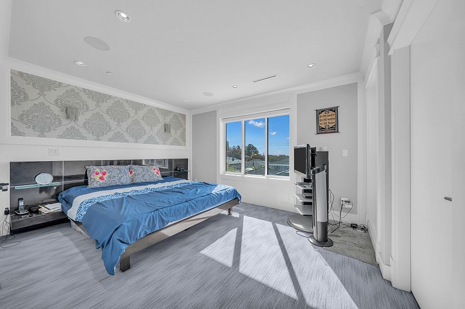 768 E 58th Avenue Vancouver, BC - 20