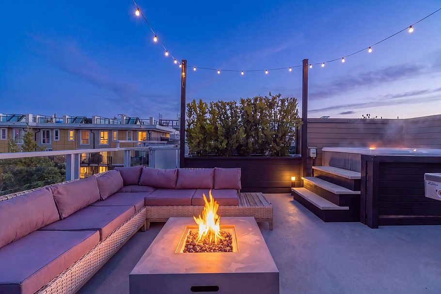 234 735 W 15th Street North Vancouver, BC - 1