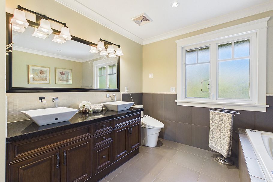 3575 W 38th Avenue Vancouver, BC - 23