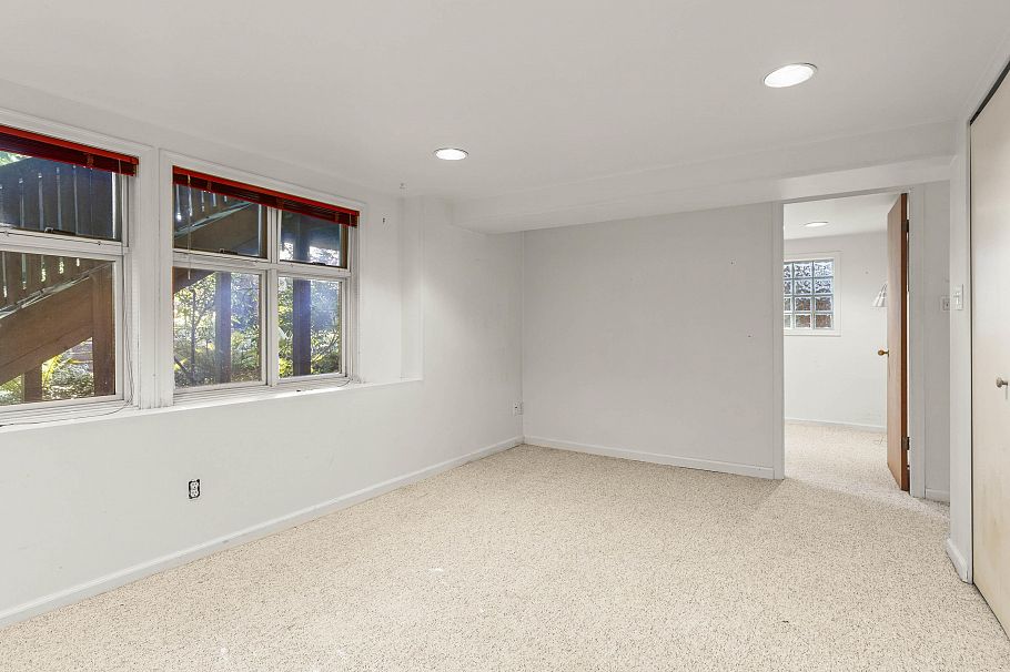 3989 W 19th Avenue Vancouver, BC - 22