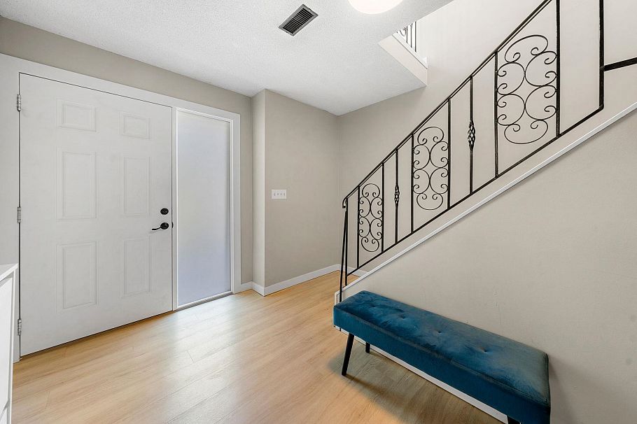 2763 Violet Street North Vancouver, BC - 5