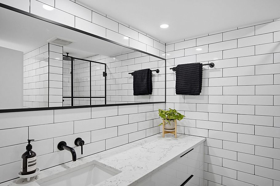 3321 Mountain Highway North Vancouver, BC - 10