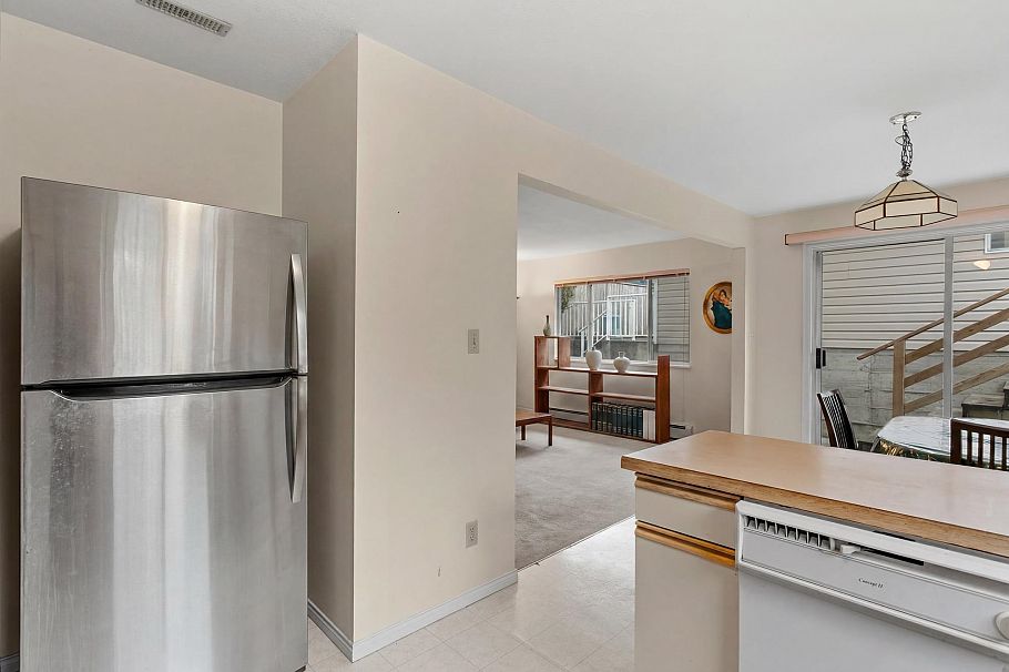 1678 E 13th Avenue Vancouver, BC - 12