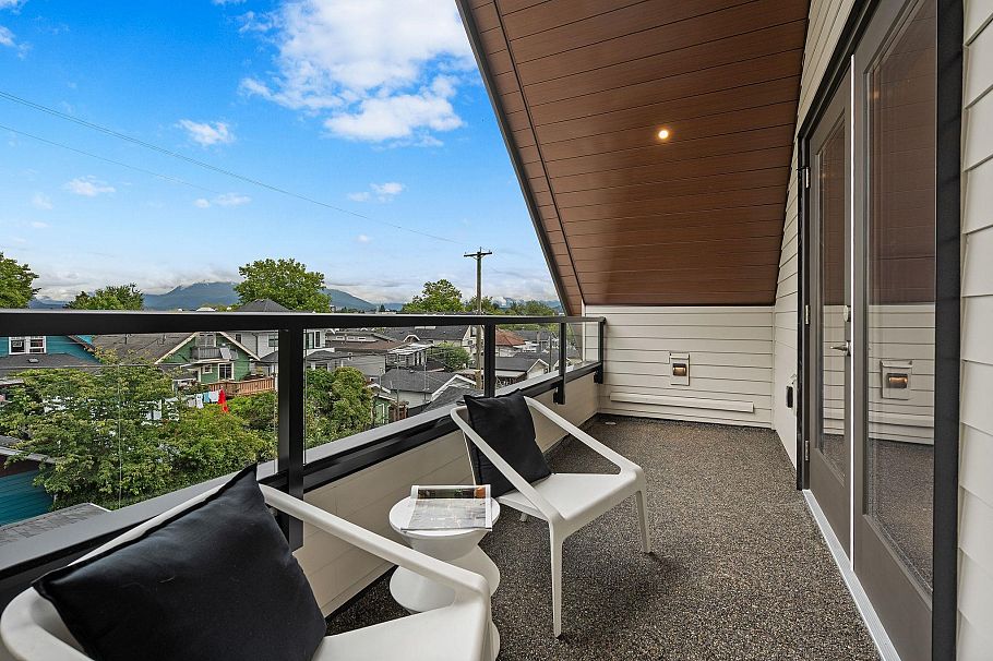 2 2211 William Street Vancouver, BC - 30