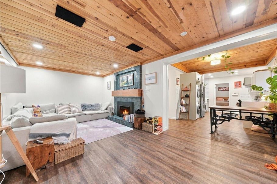 4151 Fircrest Place North Vancouver, BC - 24