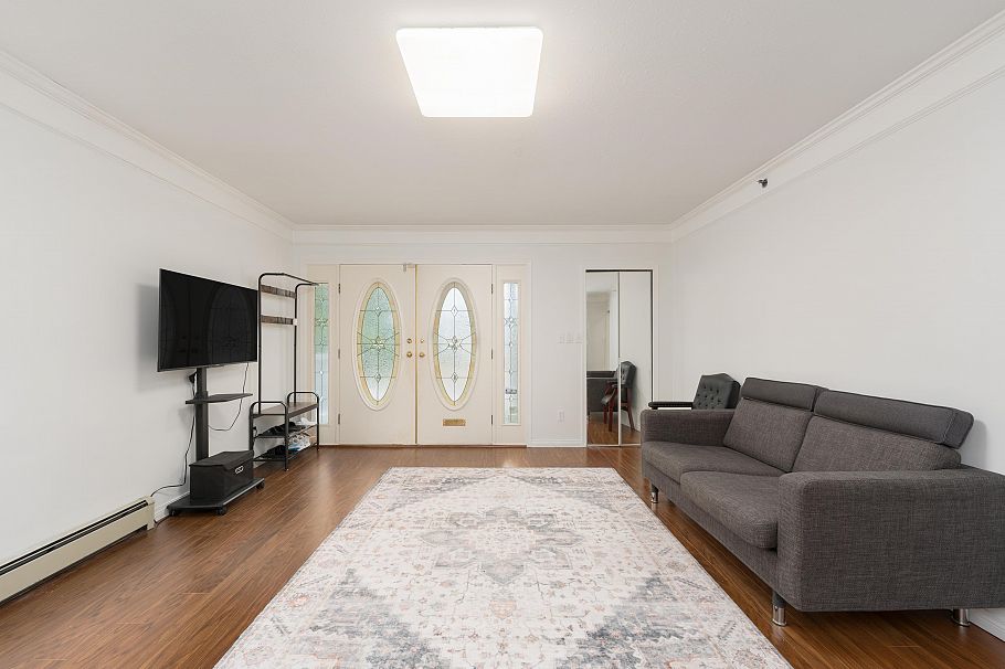 1038 E 51st Avenue Vancouver, BC - 2