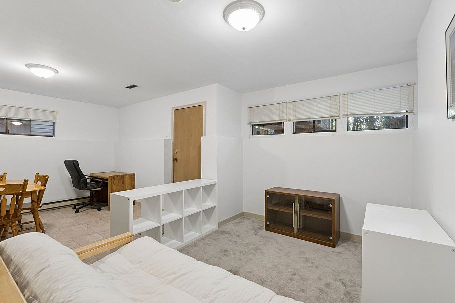 2102 Kirkstone Place North Vancouver, BC - 26