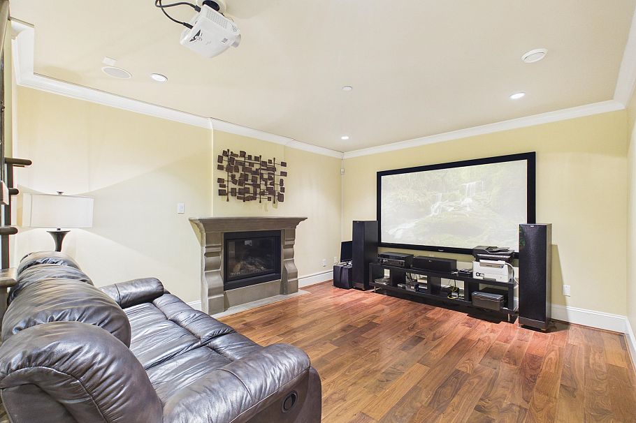 3575 W 38th Avenue Vancouver, BC - 32