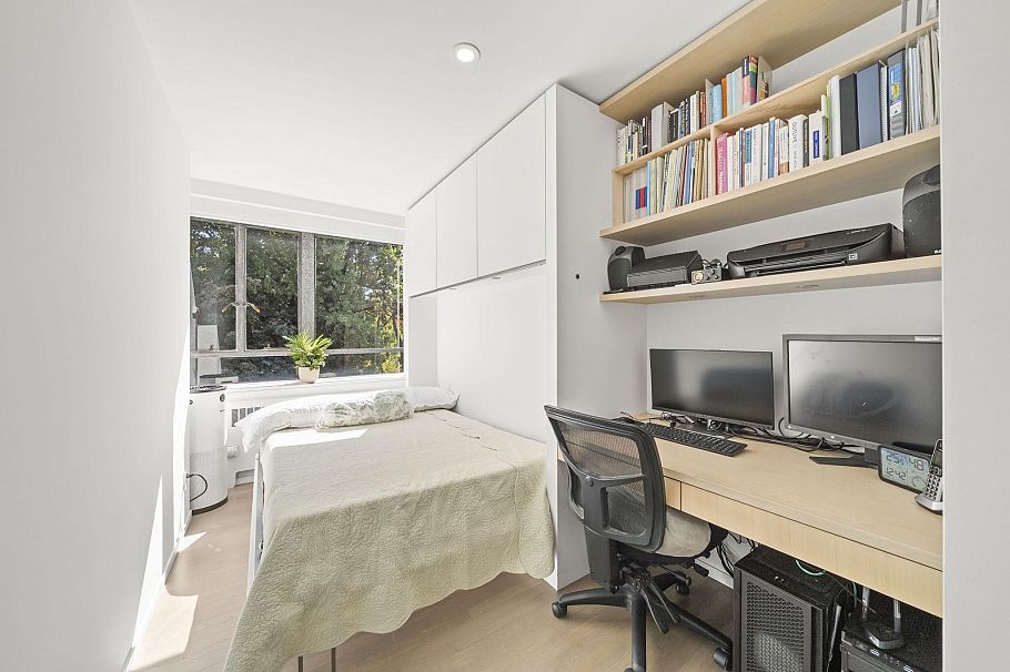 817 1445 Marpole Avenue Vancouver, BC - 26