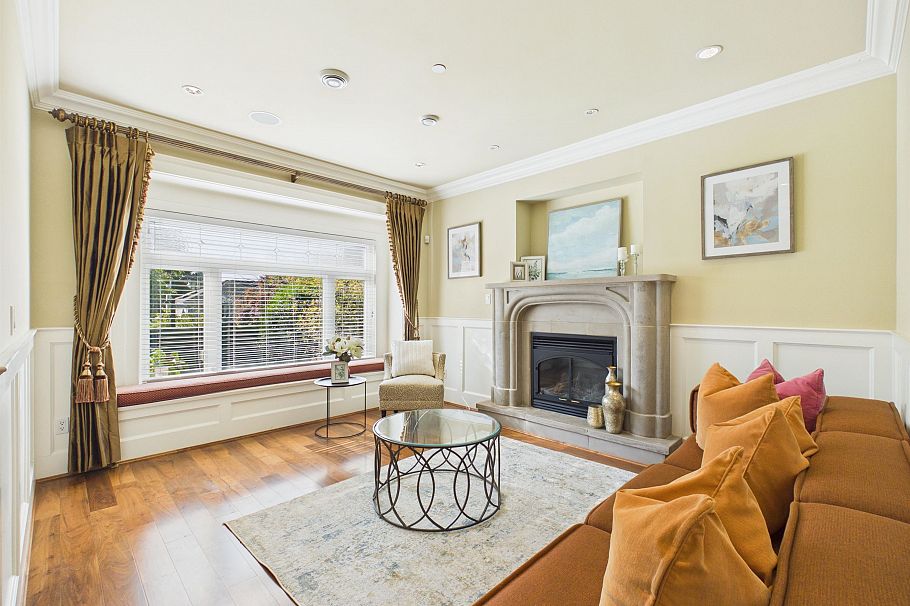 3575 W 38th Avenue Vancouver, BC - 2