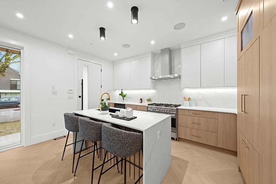 1 1967 E 13th Avenue Vancouver, BC - 8