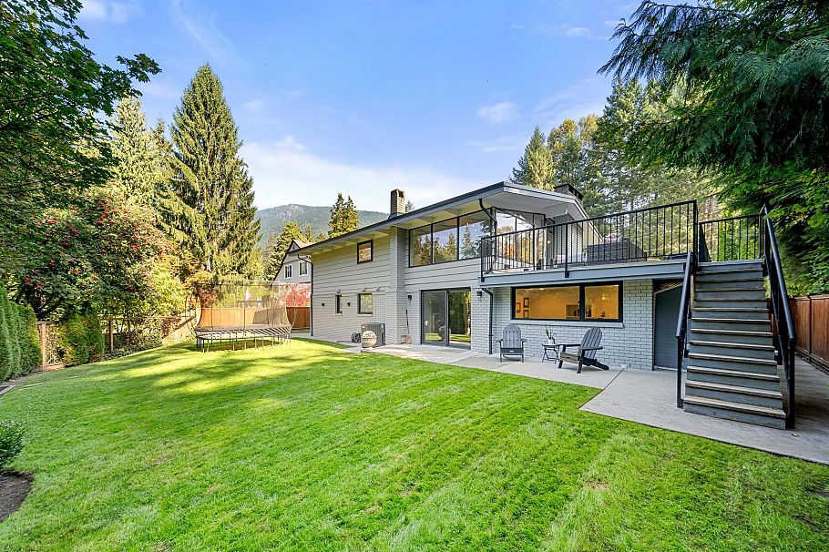 4505 Lions Avenue North Vancouver, BC - 34