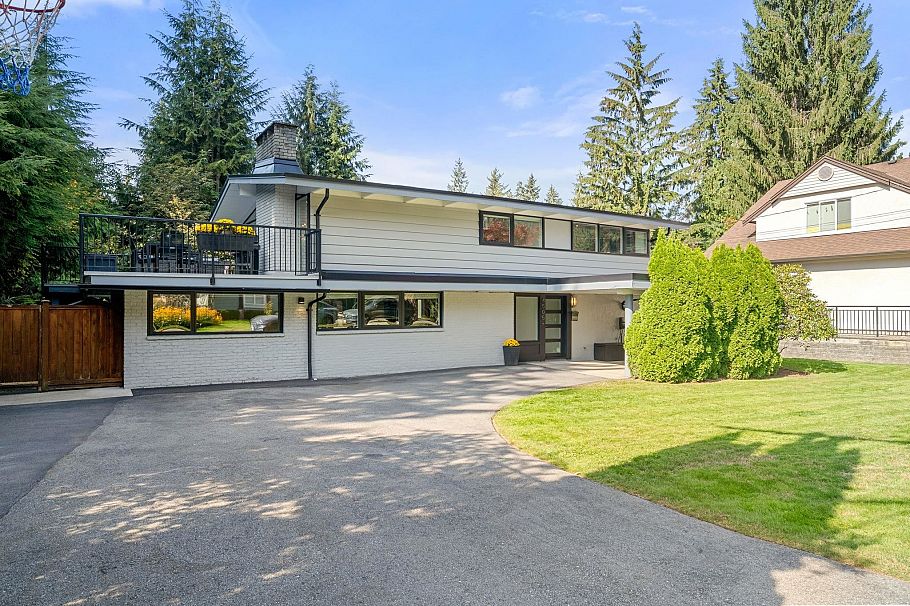 4505 Lions Avenue North Vancouver, BC - 36
