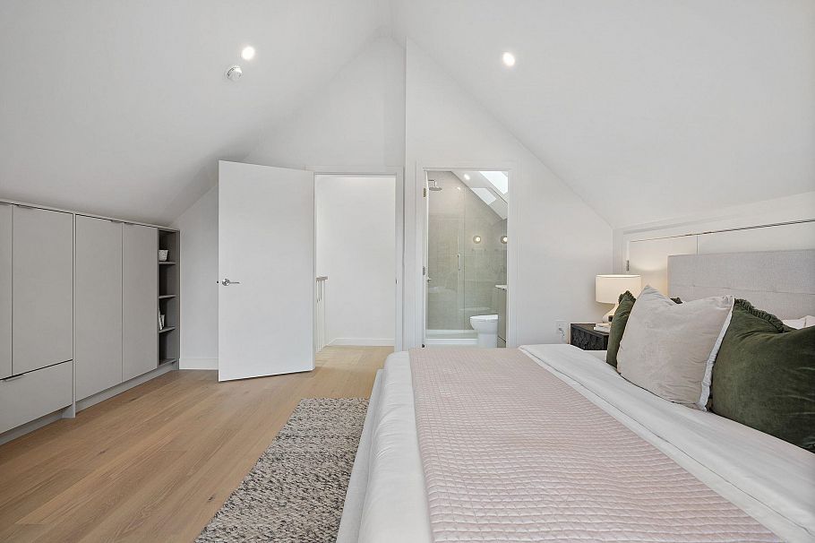 2 2211 William Street Vancouver, BC - 26