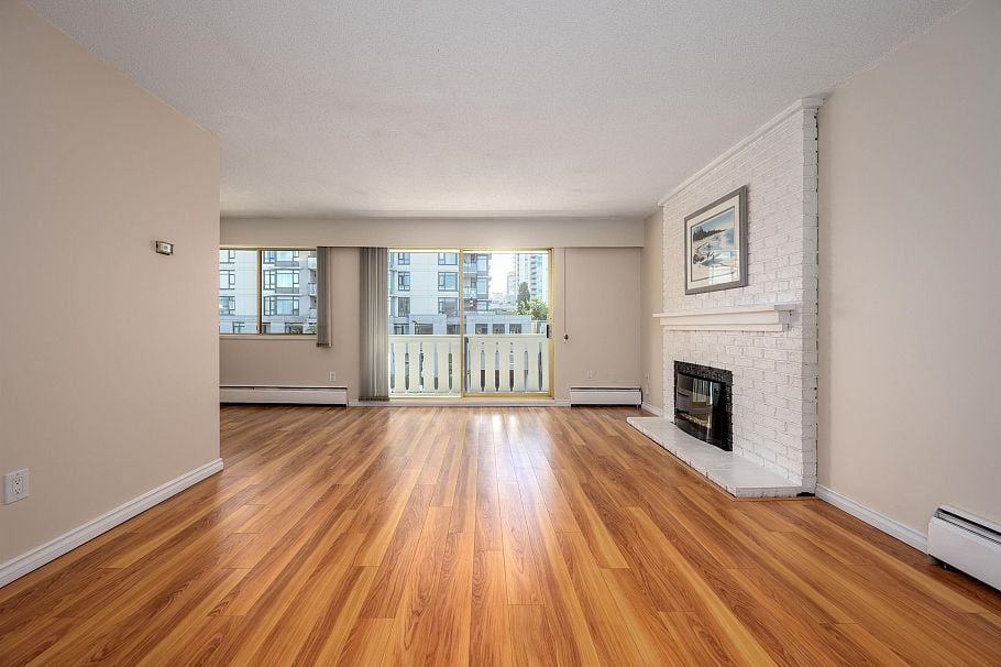 302 1345 Chesterfield Avenue North Vancouver, BC - 3
