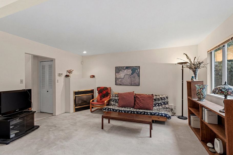1678 E 13th Avenue Vancouver, BC - 5