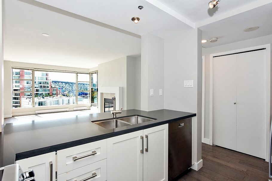 503 1008 Beach Avenue Vancouver, BC - 5