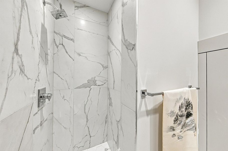 2178 Renfrew Street Vancouver, BC - 15