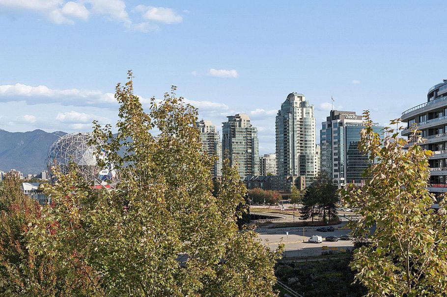 606 1661 Ontario Street Vancouver, BC - 10