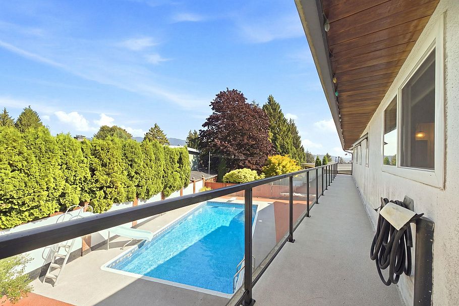 4148 Fairway Place North Vancouver, BC - 4