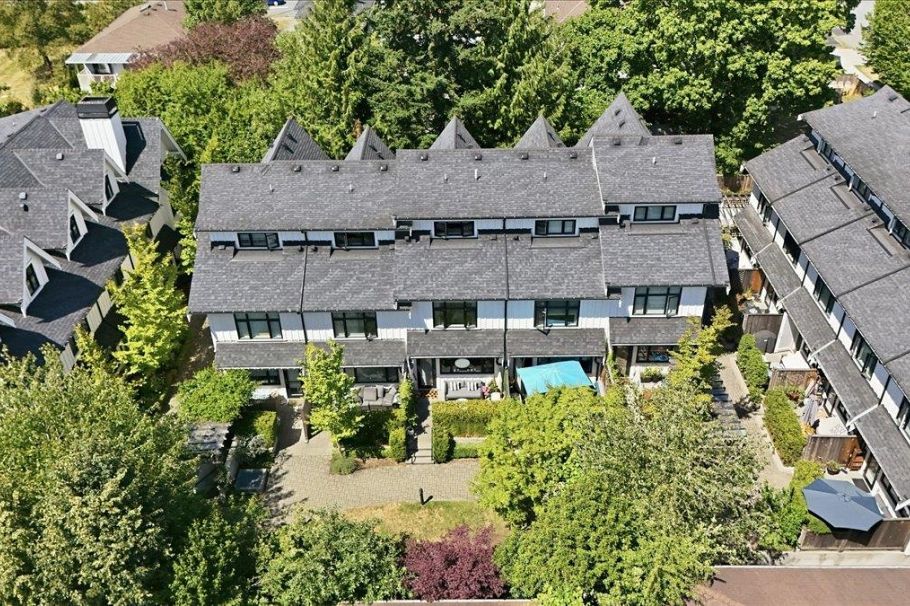 5743 St George Street Vancouver, BC - 31