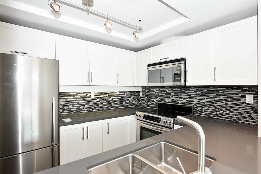 503 1008 Beach Avenue Vancouver, BC - 2