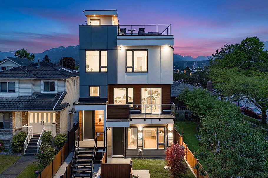 3 2893 Eton Street Vancouver, BC - 17