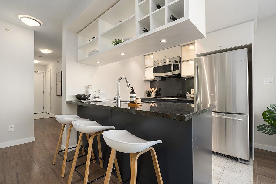 2110 833 Seymour Street Vancouver, BC - 11