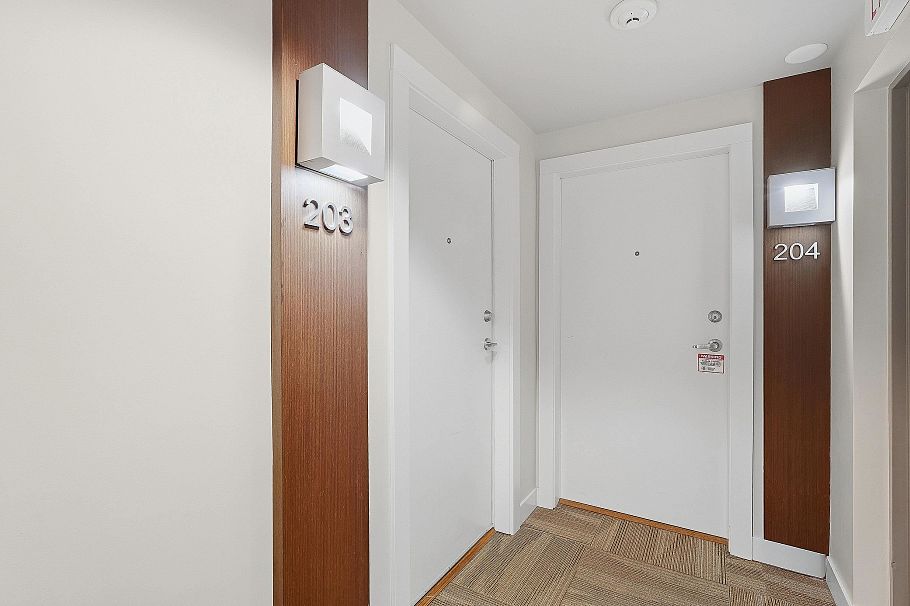 203 2481 Waterloo Street Vancouver, BC - 5