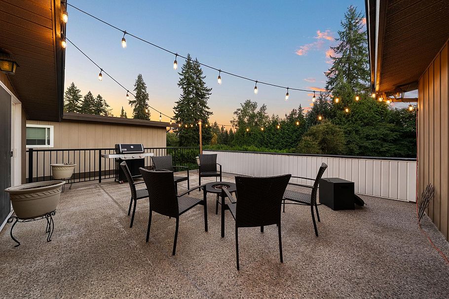 2763 Violet Street North Vancouver, BC - 20