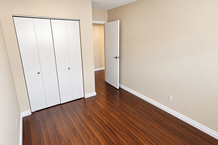 1215 E 48th Avenue Vancouver, BC - 36
