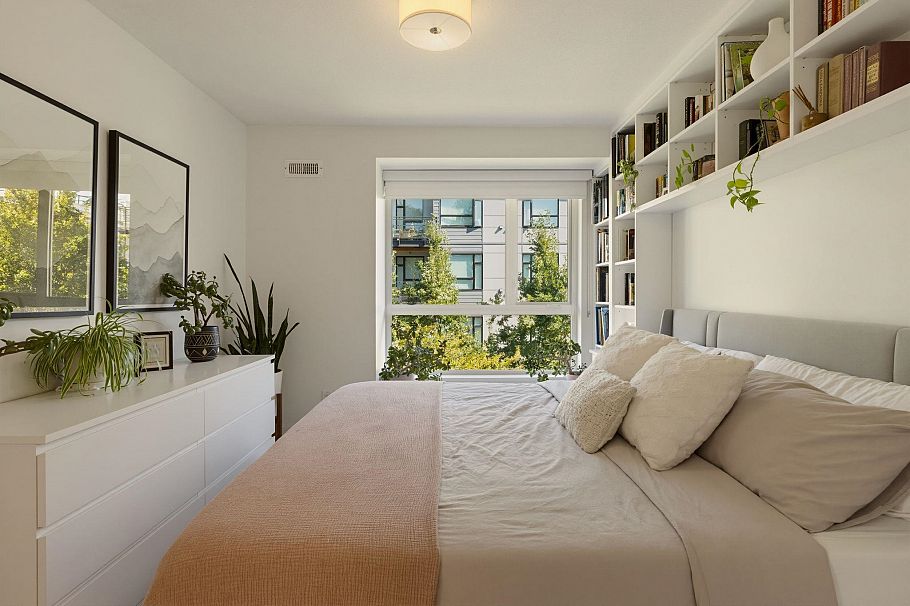 234 735 W 15th Street North Vancouver, BC - 13