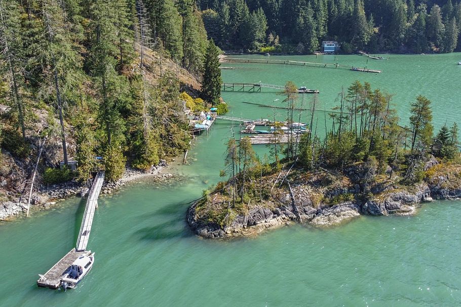 1 Buntzen Bay North Vancouver, BC - 14