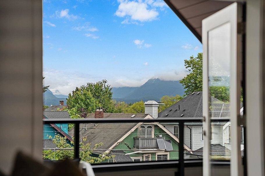 2 2211 William Street Vancouver, BC - 29